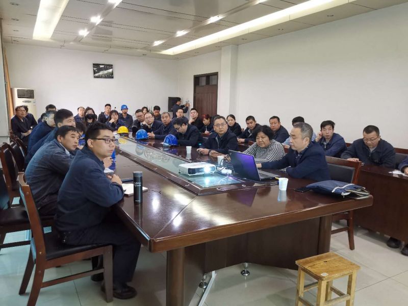 
				   
					學(xué)習(xí)固體廢物防治法、提高環(huán)境治理能力——黃河同力舉辦新版《固體廢物污染環(huán)境防治法》培訓(xùn)班
				 