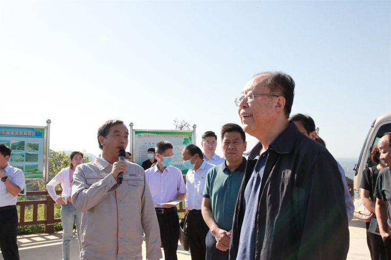 
				   
					河南省人大常委會(huì)黨組副書(shū)記、副主任馬懿一行到洛陽(yáng)黃河同力調(diào)研
				 