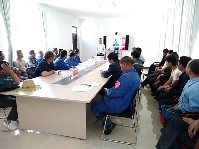 
				   
					黃河同力鹿角嶺礦山舉行滑塌、消防事故應(yīng)急救援演練
				 